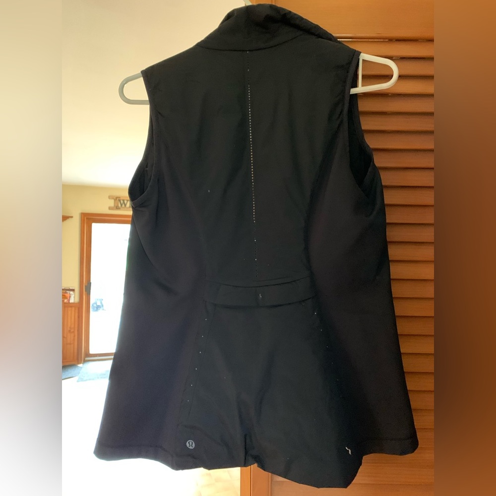 Black Lulu lemon light weight down vest